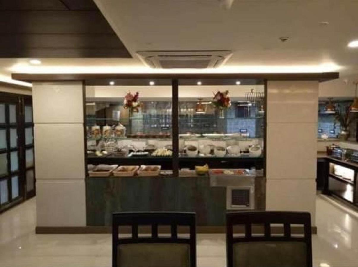 Hotel Atithi Guwahati Eksteriør billede