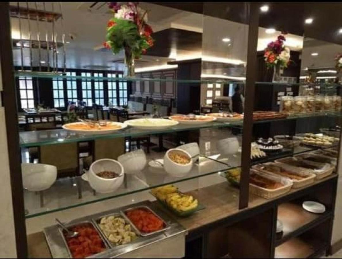 Hotel Atithi Guwahati Eksteriør billede