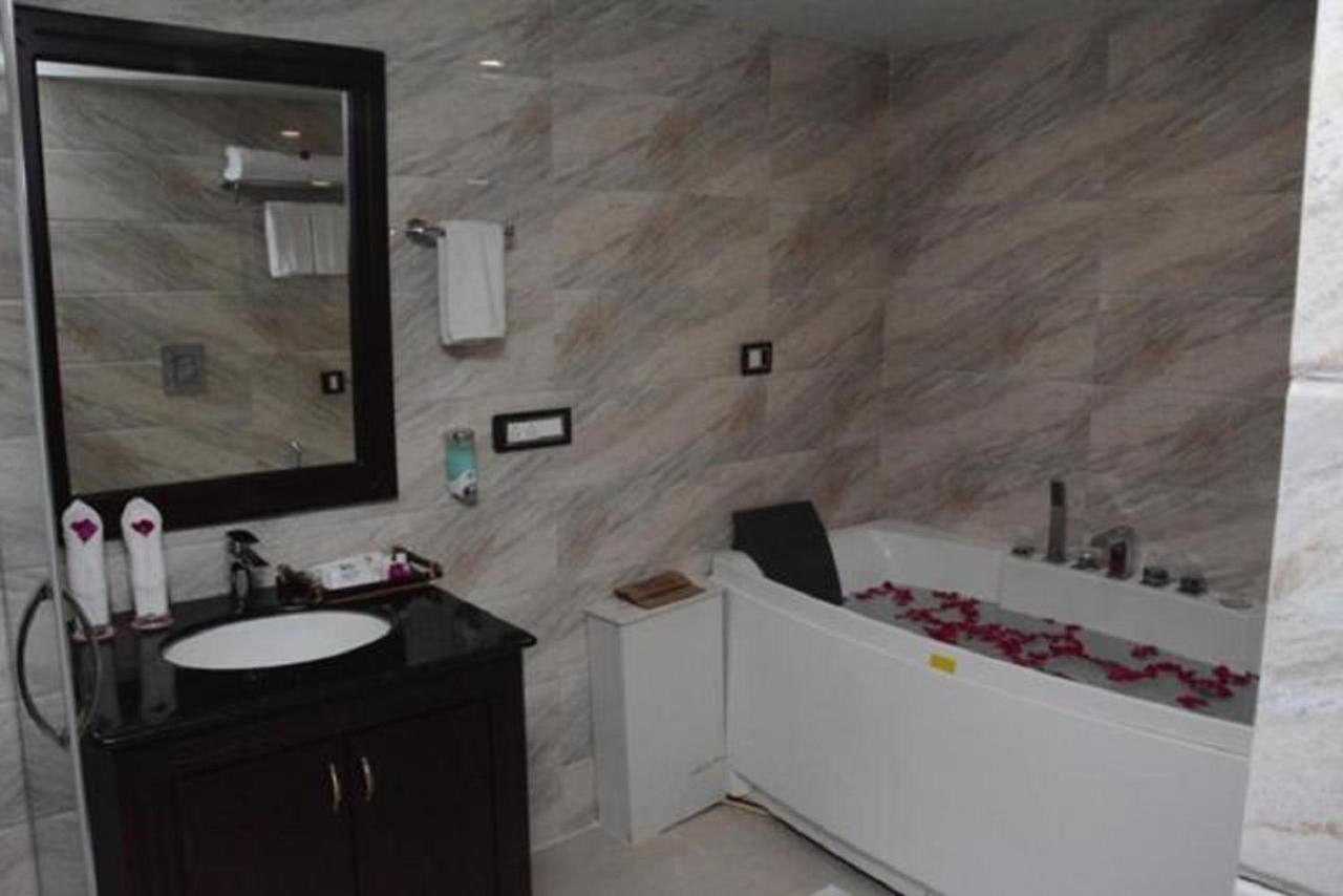Hotel Atithi Guwahati Eksteriør billede